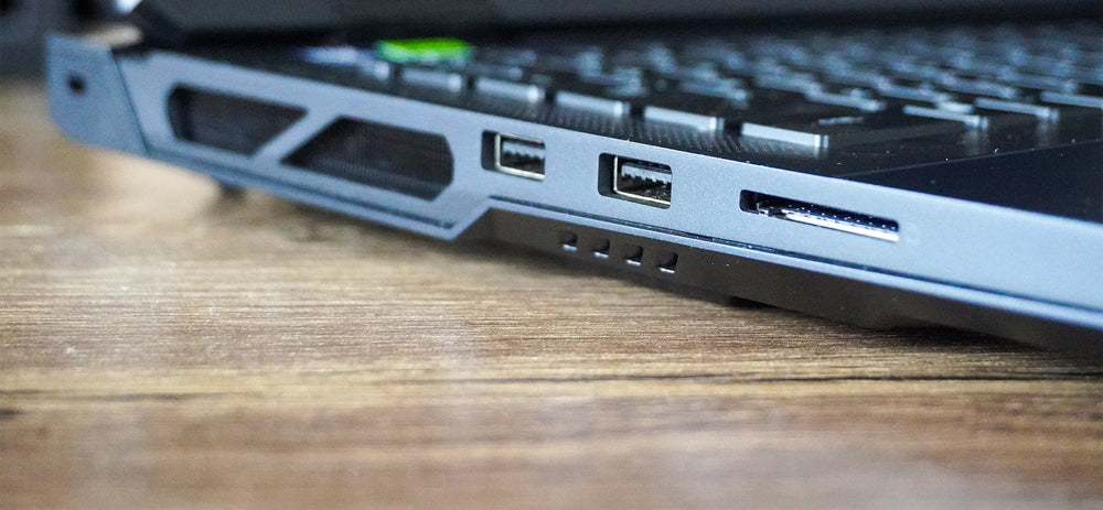 MSI Titan 18 HX Cases