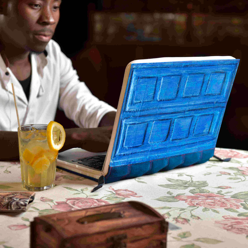 
                      
                        reMarkable Paper Pro Move Case DOCTOR WHO
                      
                    